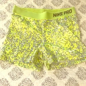 Women’s Nike Pro Compression Shorts-3”